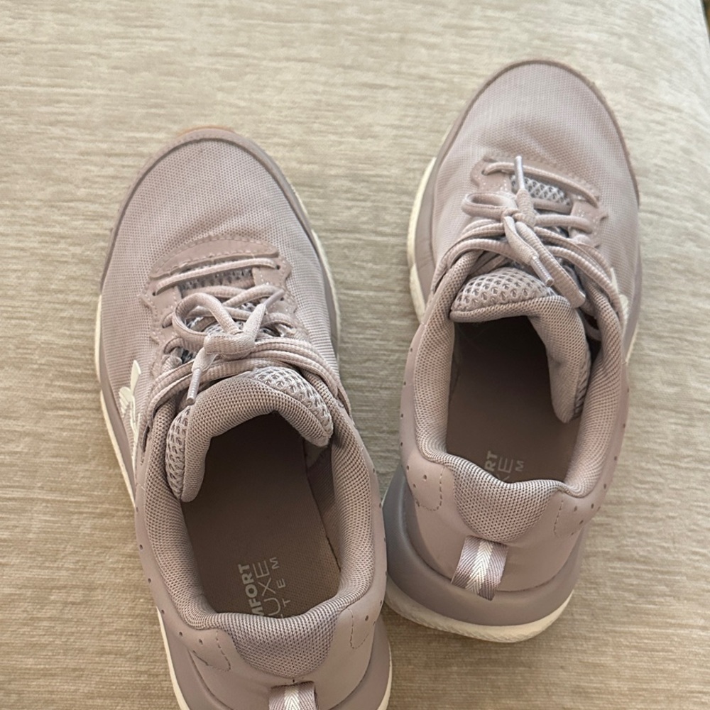 Under Armor Sneakers